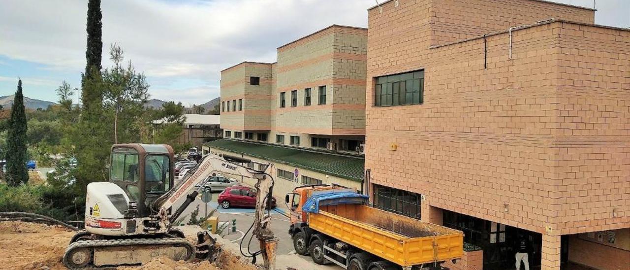 Comienzan las obras de mejora al acceso peatonal del pabellón deportivo de Aspe.