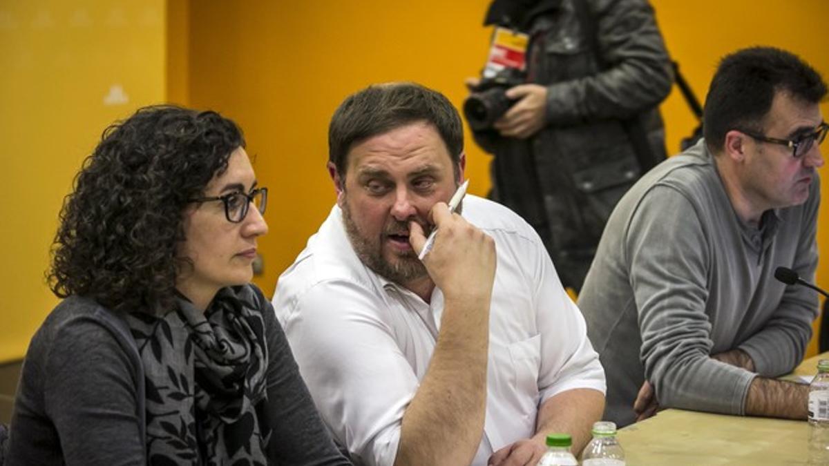 Oriol Junqueras y Marta Rovira durante la reunión de la ejecutiva de ERC.