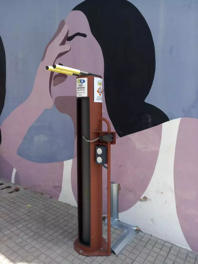 Nou punt de càrrega per a bicicletes de la Ruta Pirinexus a Castelló d’Empúries