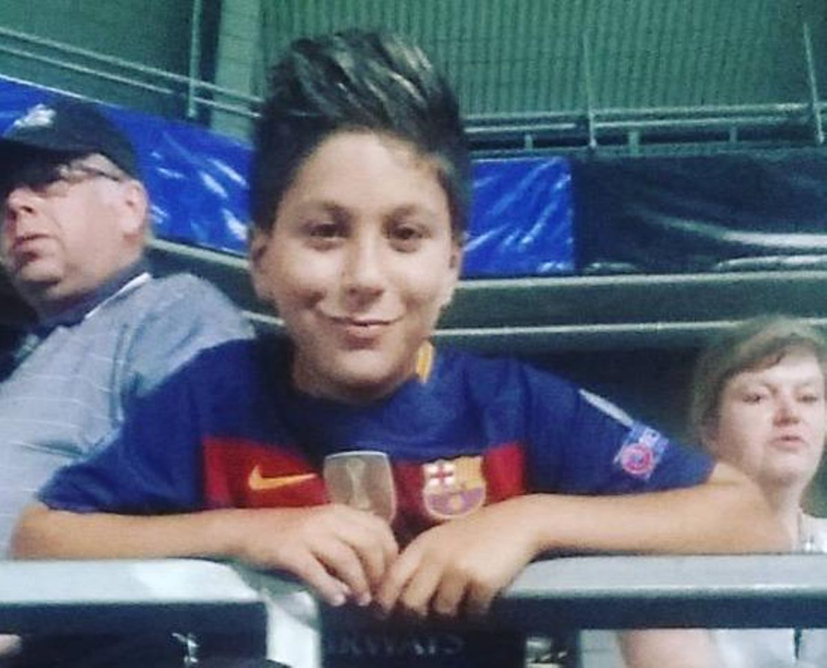 Roony Bardghji de pequeño con la camiseta del Barça