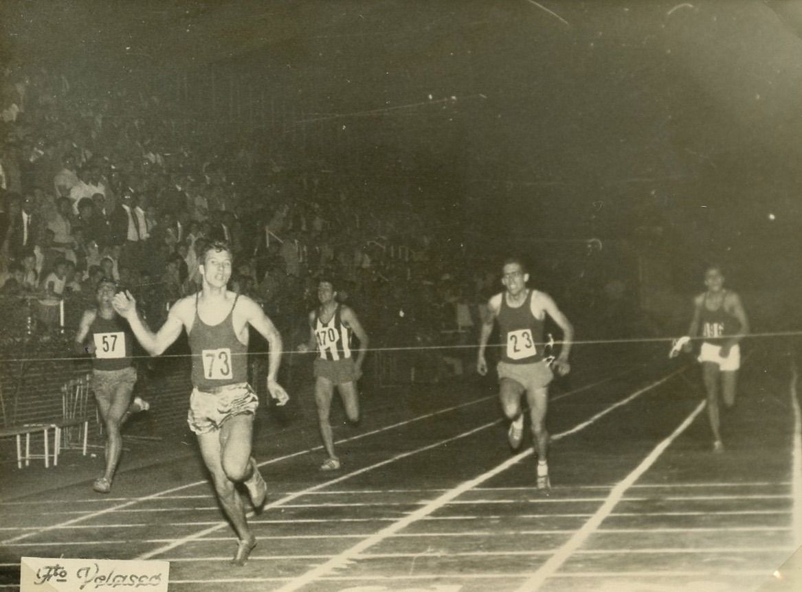 Ramón Magariños, durante una prueba nocturna de atletismo en el Trofeo Canguro