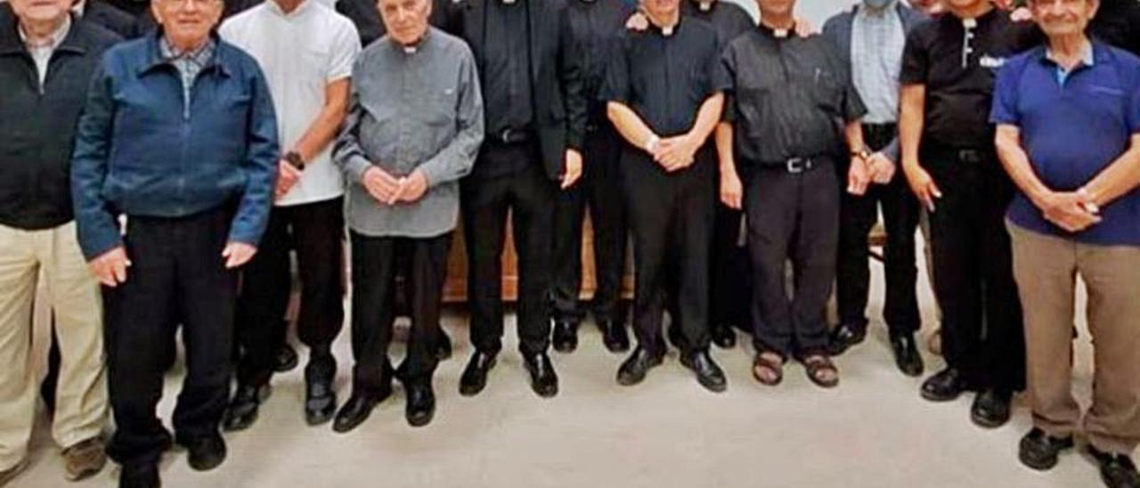 Foto del encuentro del obispo electo con los sacerdotes. | OBISPADO