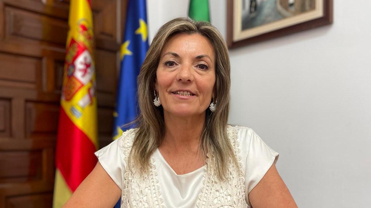 Luisa María Rodríguez, alcaldesa de Fuente Obejuna, en su despacho.