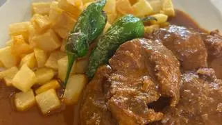 El restaurante en el interior de Gran Canaria que conquista con su cocina canaria tradicional: las carrilleras de cochino negro son imprescindibles