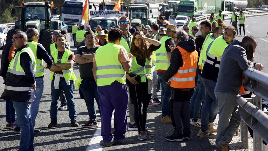 El transporte intenta tomar el relevo  al campo para mantener la protesta