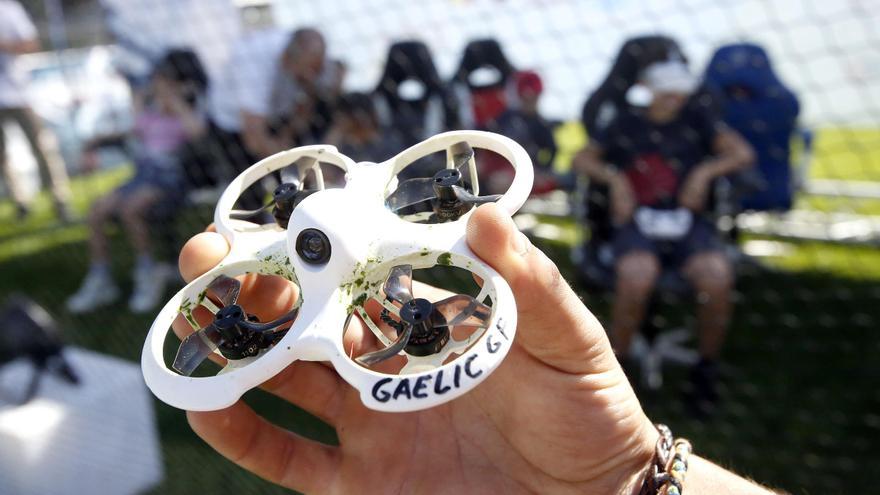 Los drones sobrevuelan el campo de hockey de la USC
