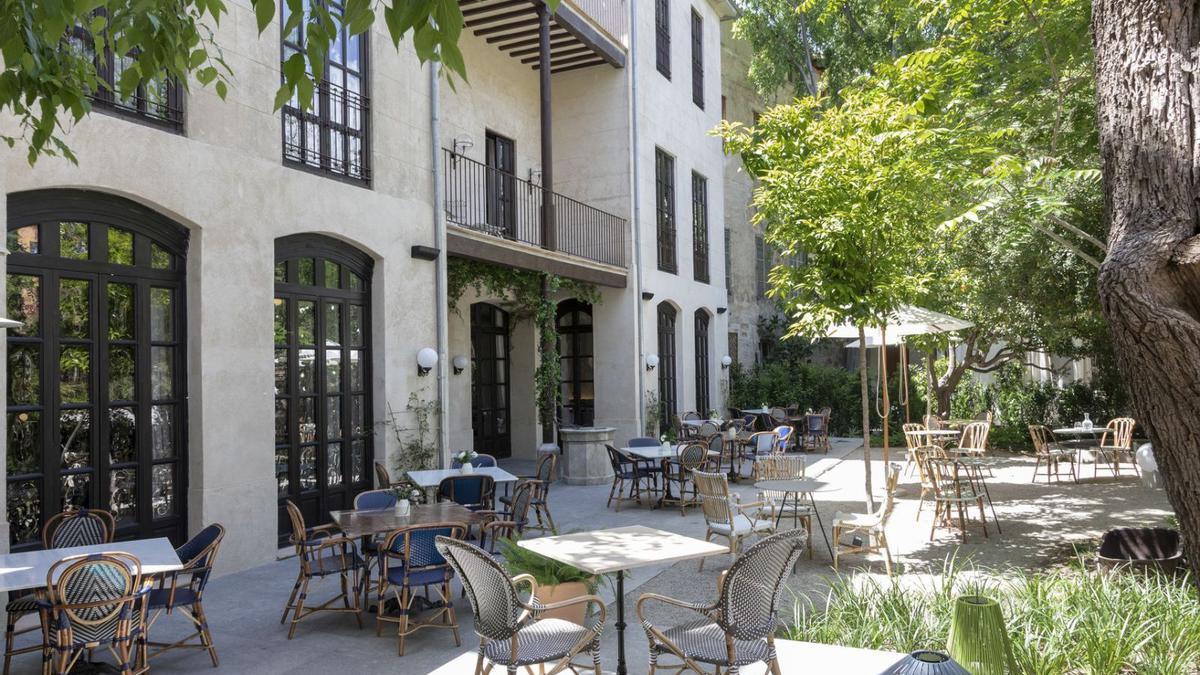 Mitten in der Stadt gelegen: Auf der Terrasse des Restaurants im Hotel Can Bordoy.  | FOTOS: BOTÀNIC/ZENDER