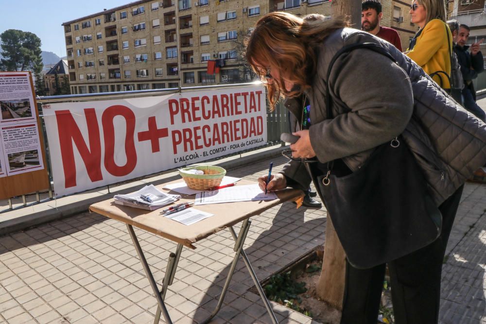 Concentración por el CEM de Alcoy