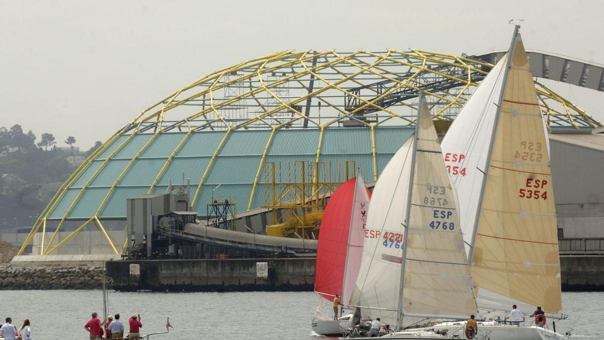 Estructura de la cúpula, en el Puerto durante su construcción.