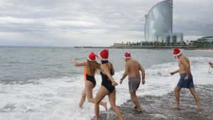 Un primer capbussó de l’any amb poca gent