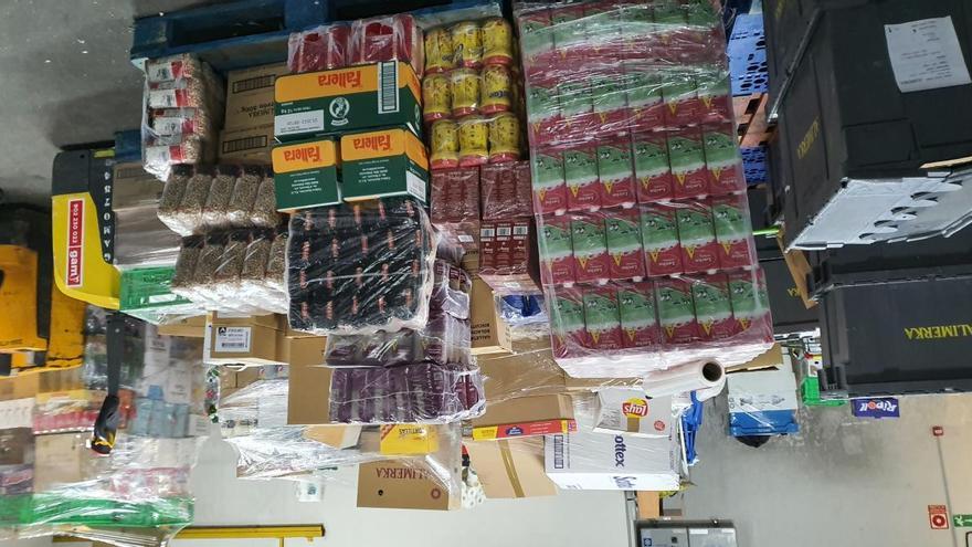 La Cofradía del Colesterol entrega alimentos por importe de 1.300 euros