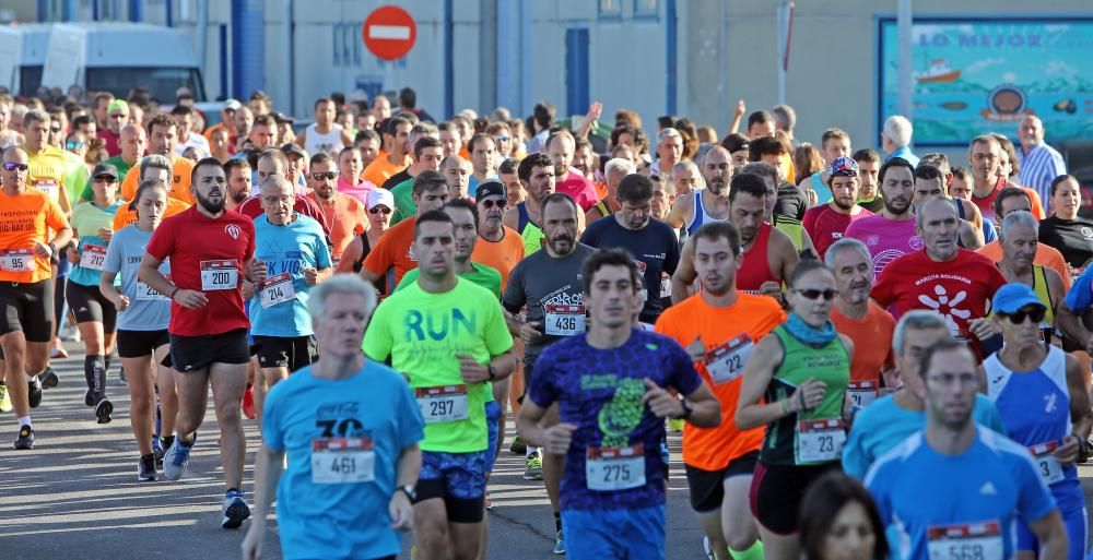 Casi medio millas de corredores completaron los diez kilómetros de la carrera de las Xornadas Marisqueiras do Berbés.