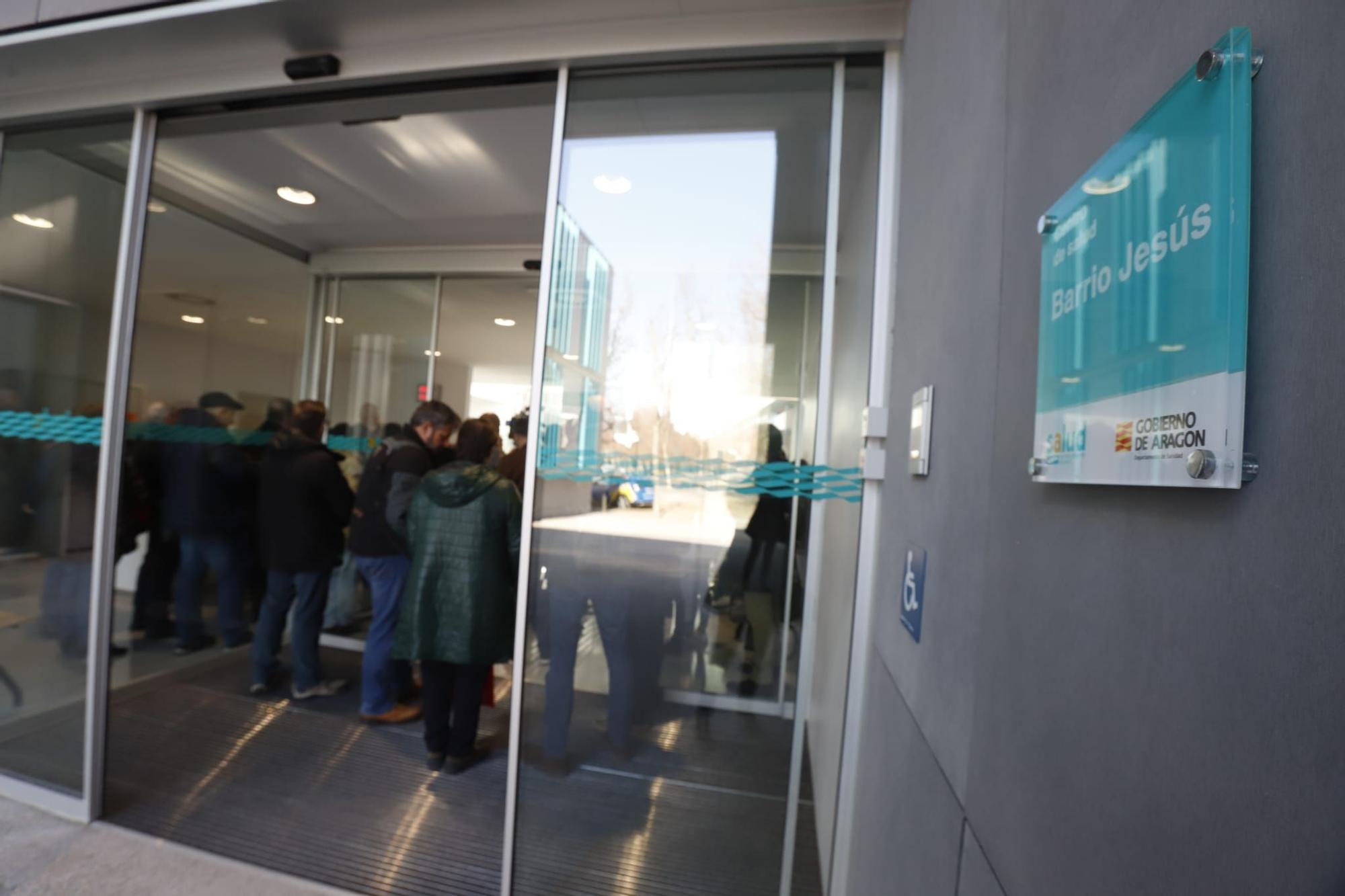 Visita de Lambán y Repollés al nuevo centro de salud del Barrio Jesús de Zaragoza