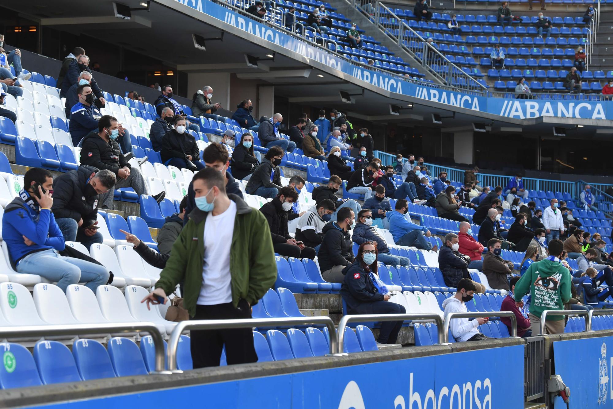 5.000 aficionados apoyan al Dépor en las gradas de Riazor