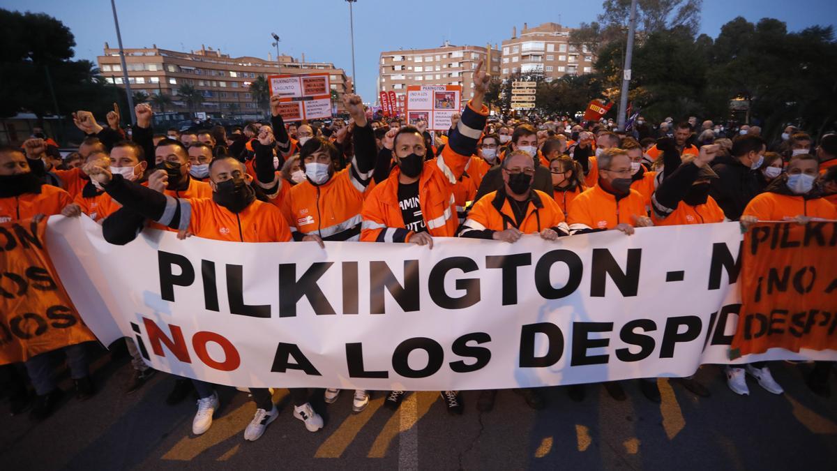 Manifestación de los trabajadores de Pilkington en el Port de Sagunt.