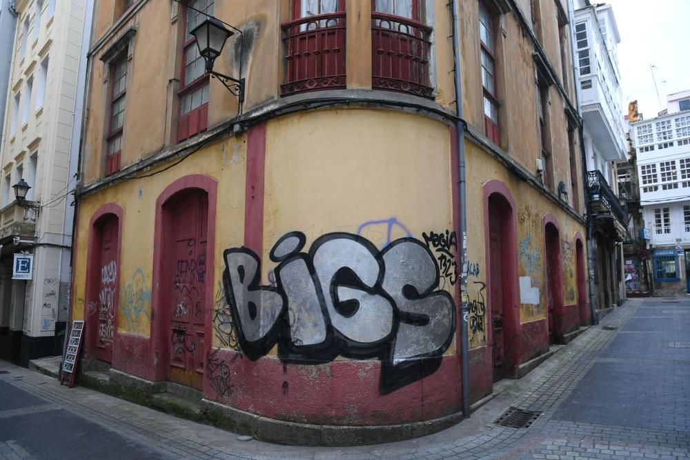 Pintadas en edificios de Ciudad Vieja y Pescadería