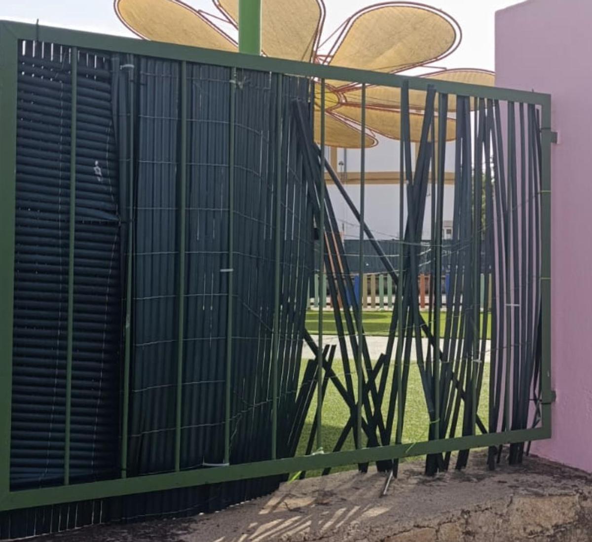 Estado del cerramiento de cañizo del exterior