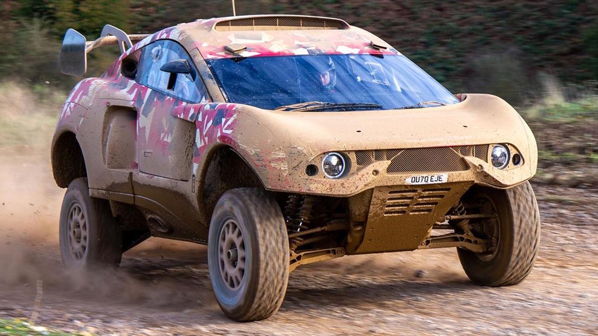 Nani Roma y Loeb completaron su primer test con el coche del Dakar