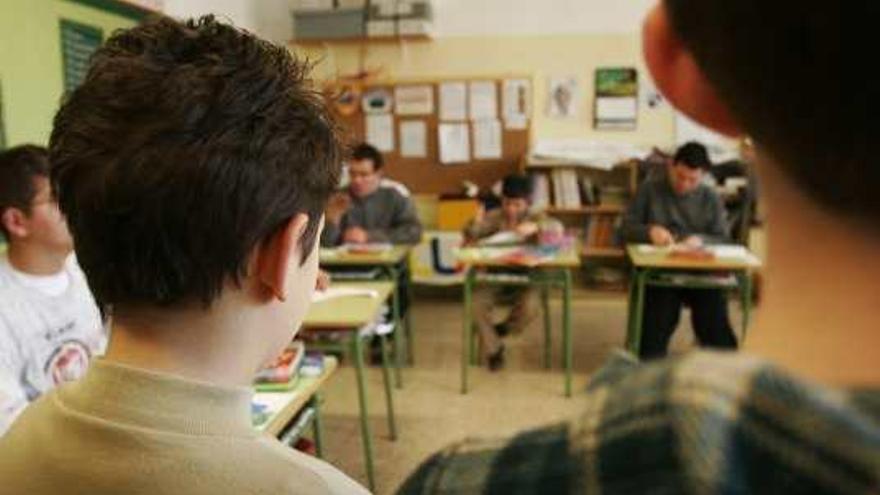 Alumnos discapacitados en las aulas que acoge el colegio público Gloria Fuertes.