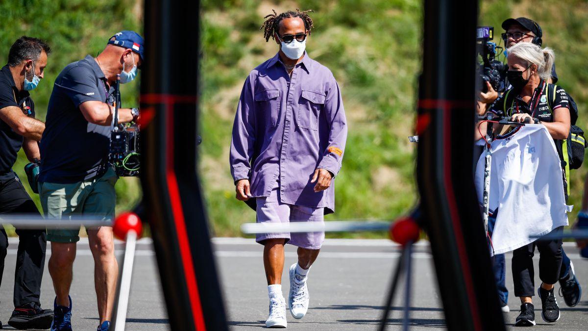 Hamiton, a su llegada al circuito de Spielberg.