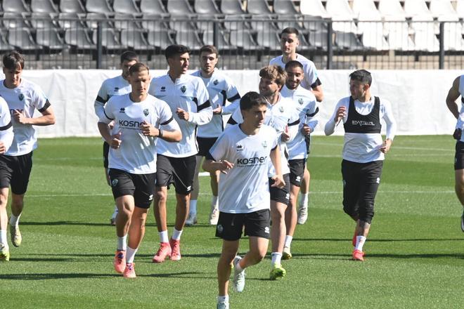 Galería | Las mejores imágenes del entrenamiento del CD Castellón