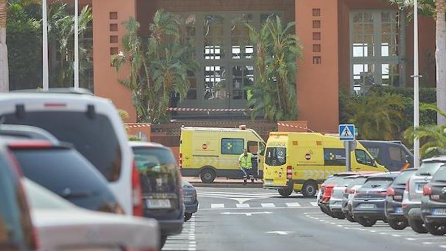 Confinades mil persones en un hotel de Tenerife on s&#039;allotjava un turista amb coronavirus