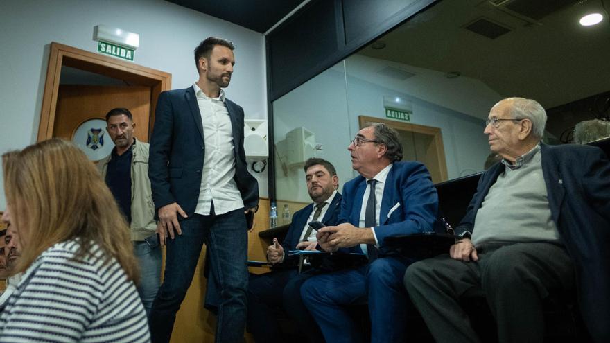 Ayoze García, en su primera intervención: &quot;El Tenerife se convirtió en un circo que sufríamos desde fuera; solo podemos prometer trabajo&quot;