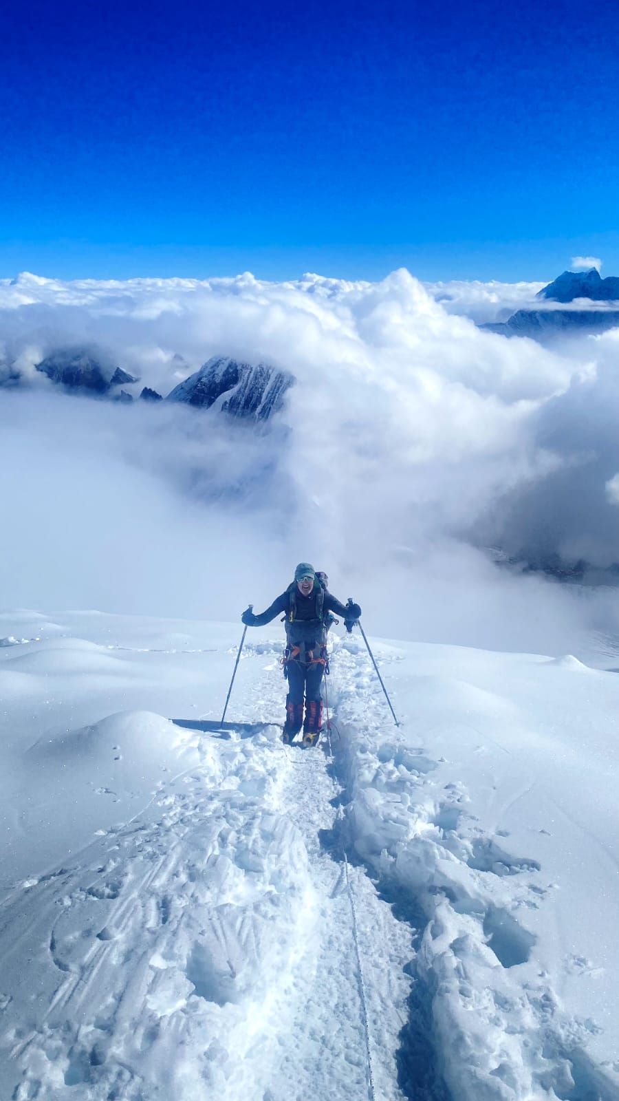 El camino de ascenso del alpinista vigués Roberto López al Manaslu