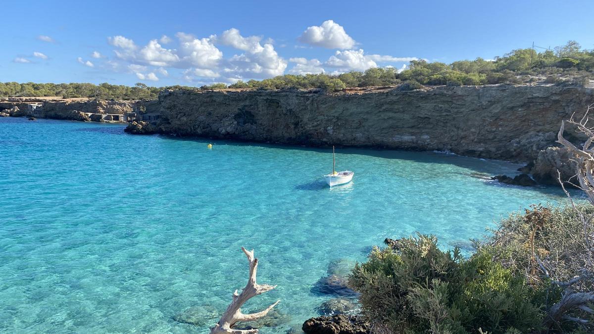 Cala cercana a Platges de Comte, en Ibiza.