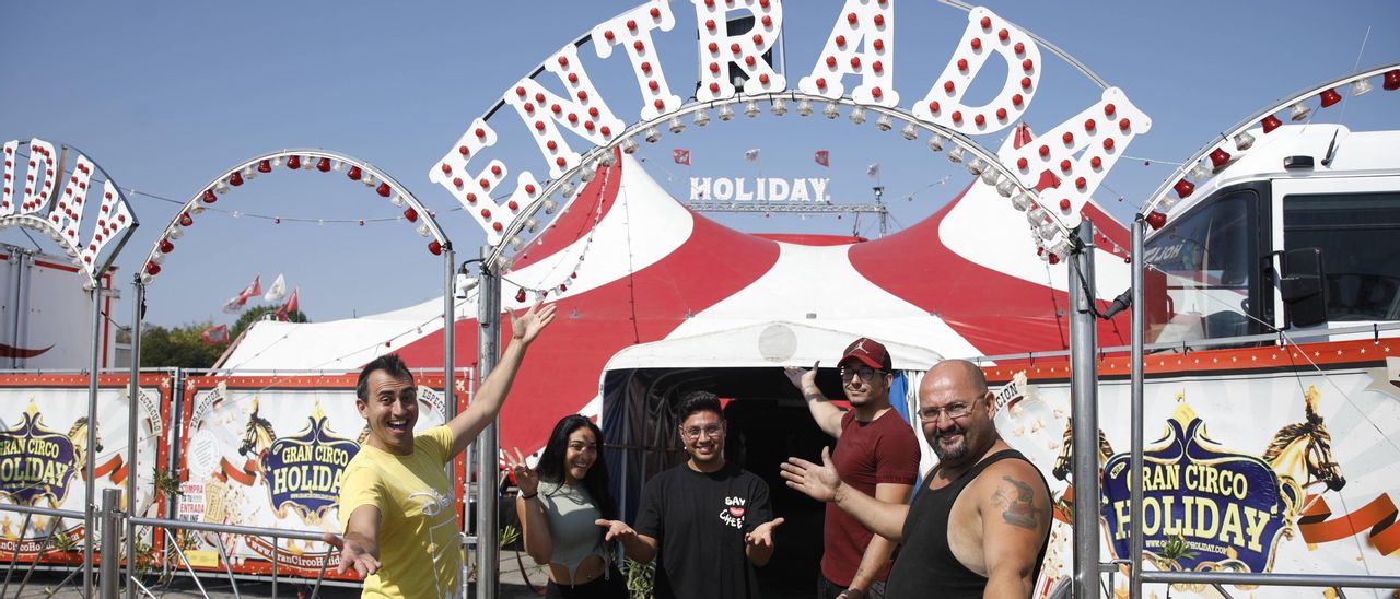 El Circo Holiday estrena espectáculo en Gijón (en imágenes)