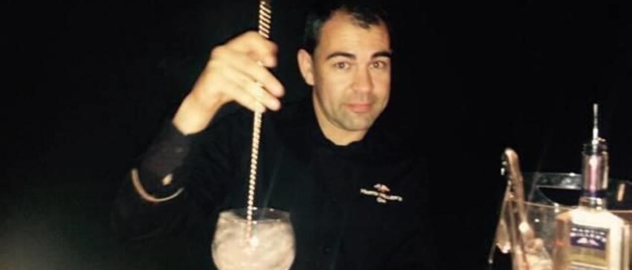 Un barman de Carcaixent gana un prestigioso concurso nacional de coctelería