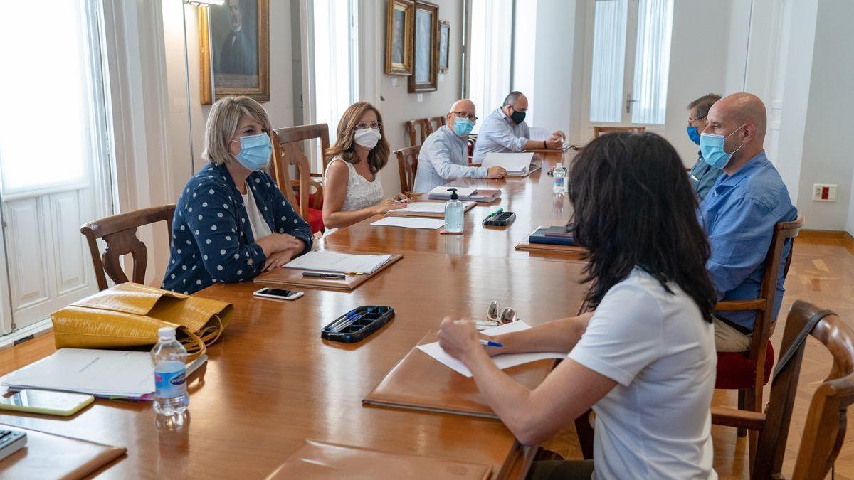 La Junta de Gobierno durante su reunión.