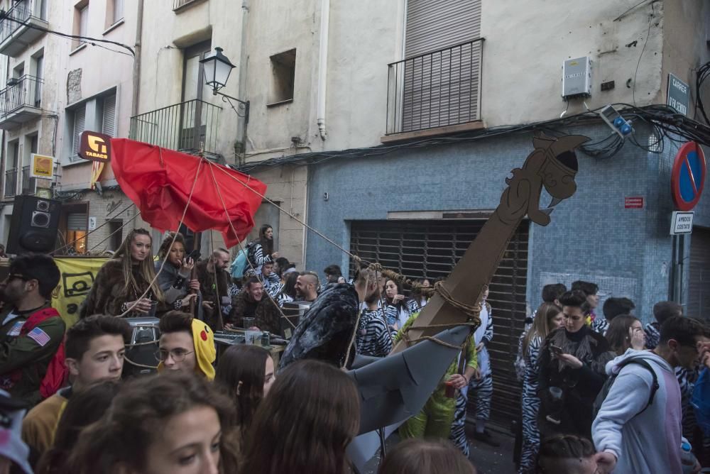 Set mil persones desborden els carrers de Sallent en un Carnaval multitudinari