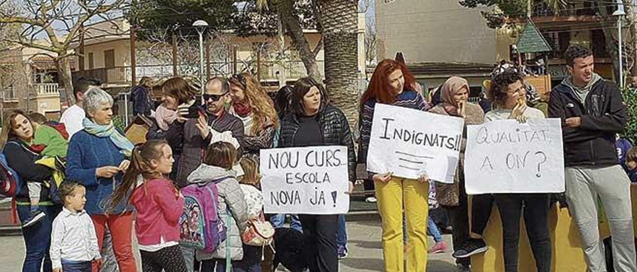 Nuevo miÃ©rcoles de pitada de la comunidad educativa de Porto Cristo.