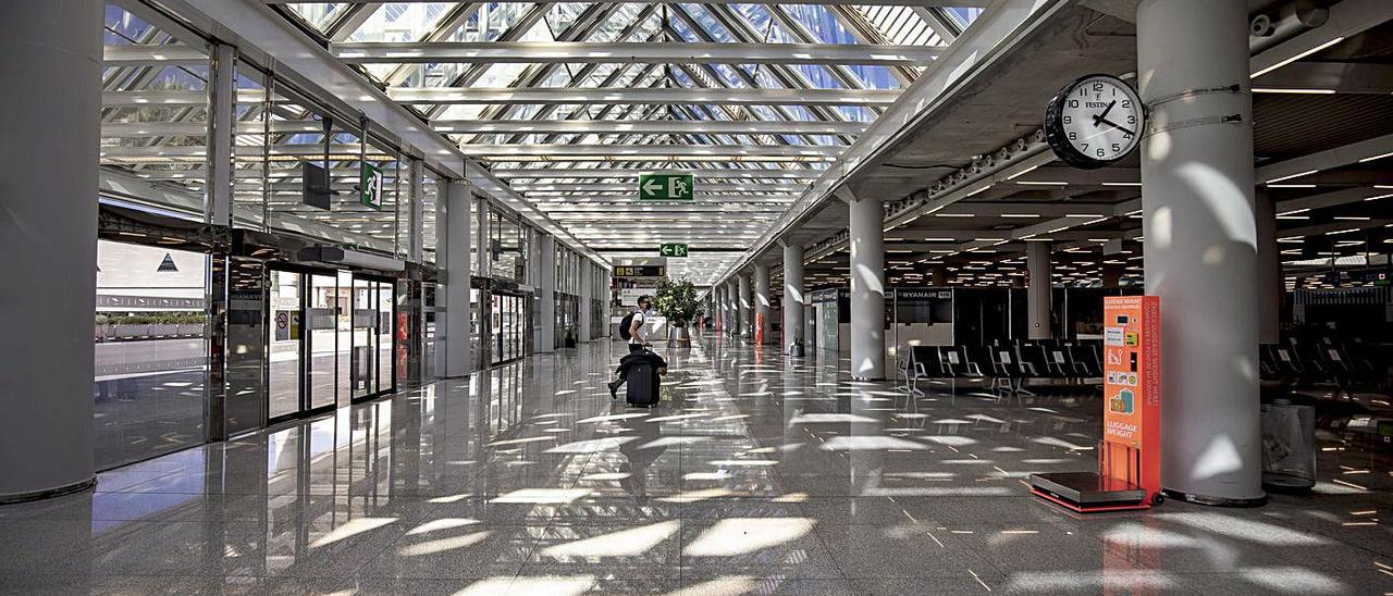 El aeropuerto de Palma ha sido certificado como seguro a nivel internacional. | B. RAMON