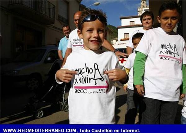 MULTITUDINARIA MARCHA SOLIDARIA CONTRA EL CÁNCER EN LA VILAVELLA