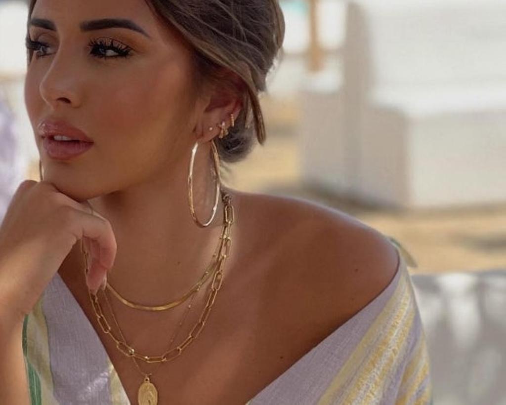 Marina García con vestido de Zara