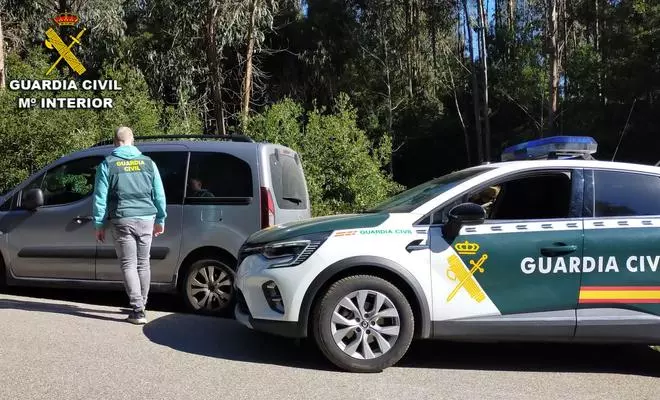 Dos detenidos en pleno robo de material por más de 80.000 euros en una nave de Vimianzo