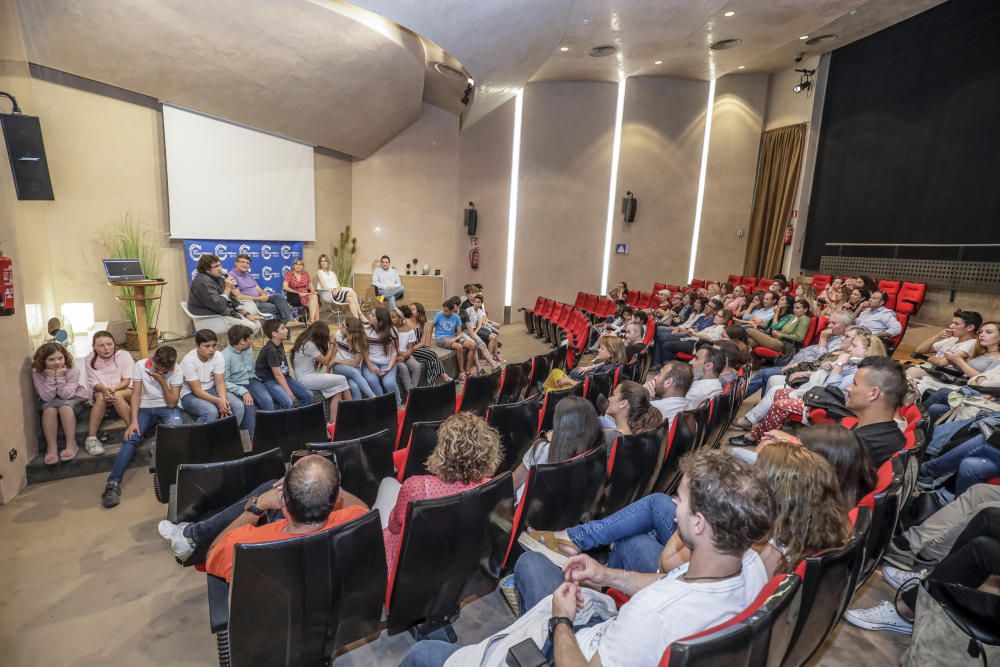 Jaume Carrió y Laura Gost dan consejos sobre cine a los alumnos de Son Pacs