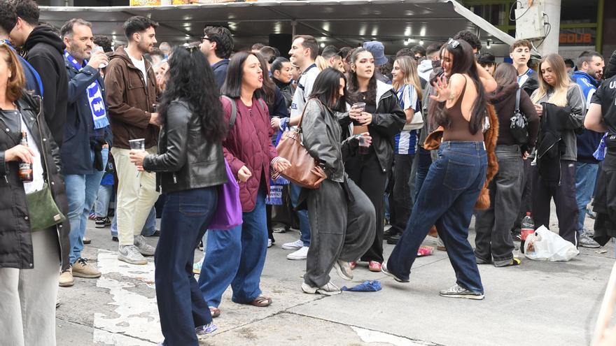 Fiesta de las peñas en la previa del Deportivo - Cultural Leonesa