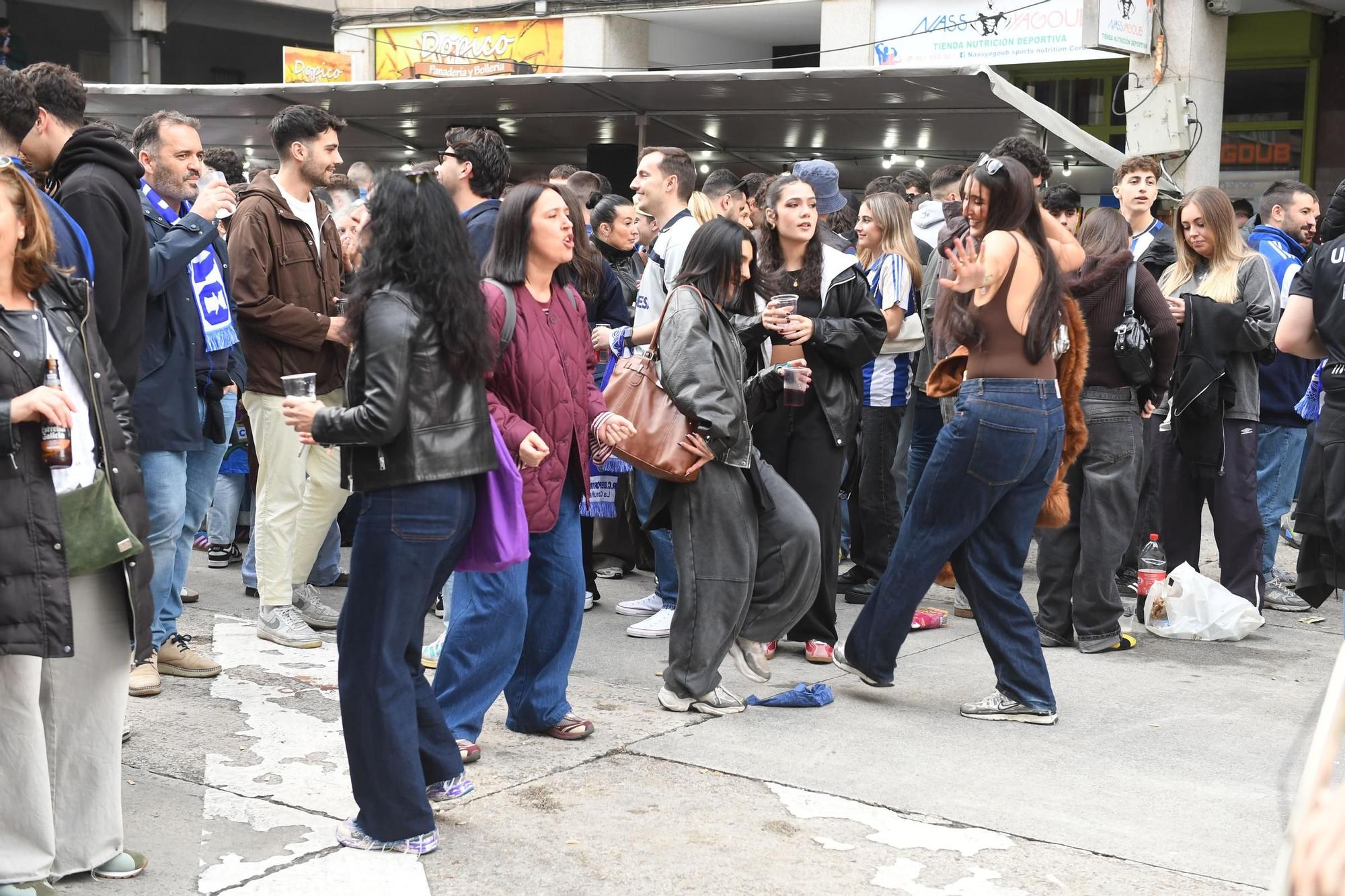 Fiesta de las peñas en la previa del Deportivo - Cultural Leonesa