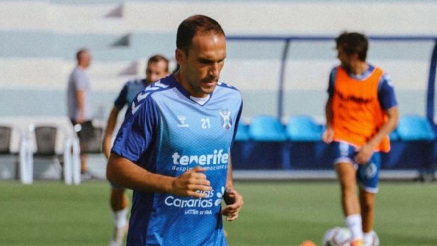 Nacho Martínez, en un entrenamiento con el primer equipo blanquiazul. | | CDT