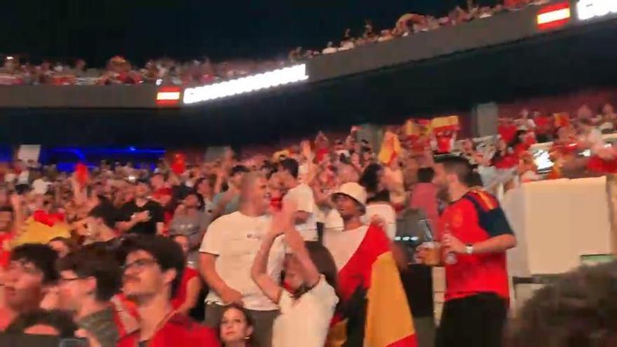 Oyarzabal desata la locura en el Roig Arena tras adelantar a España contra Francia