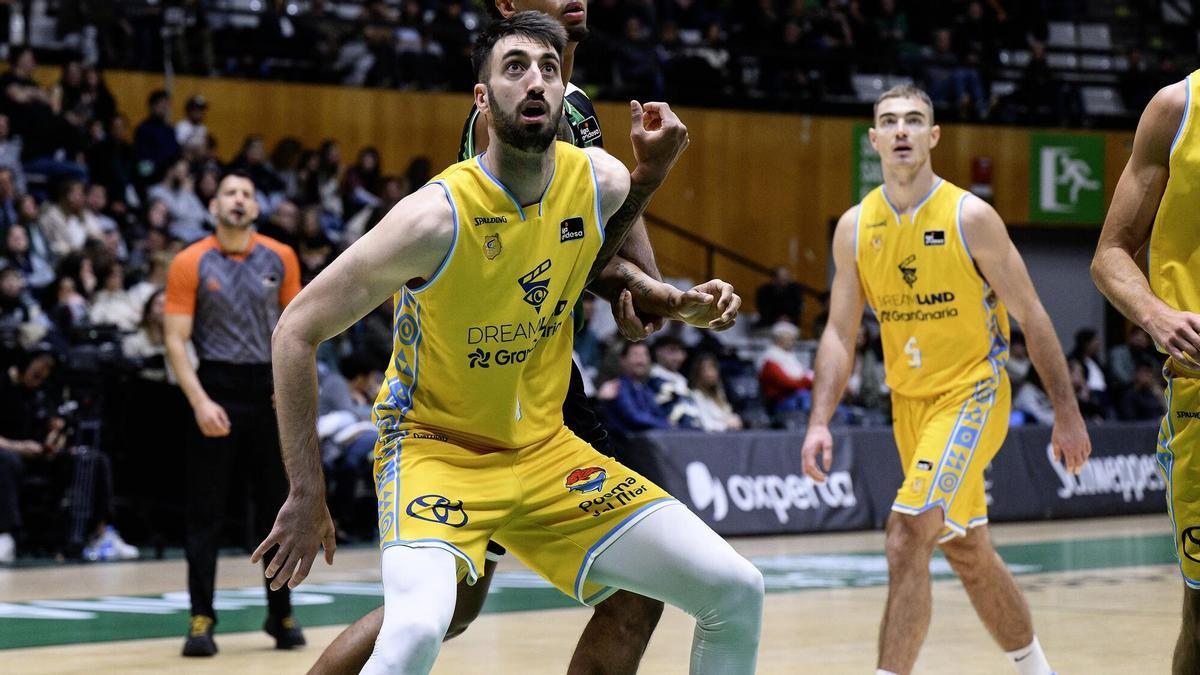Eric Vila, en un partit contra el Joventut de la temporada que tot just s'acaba