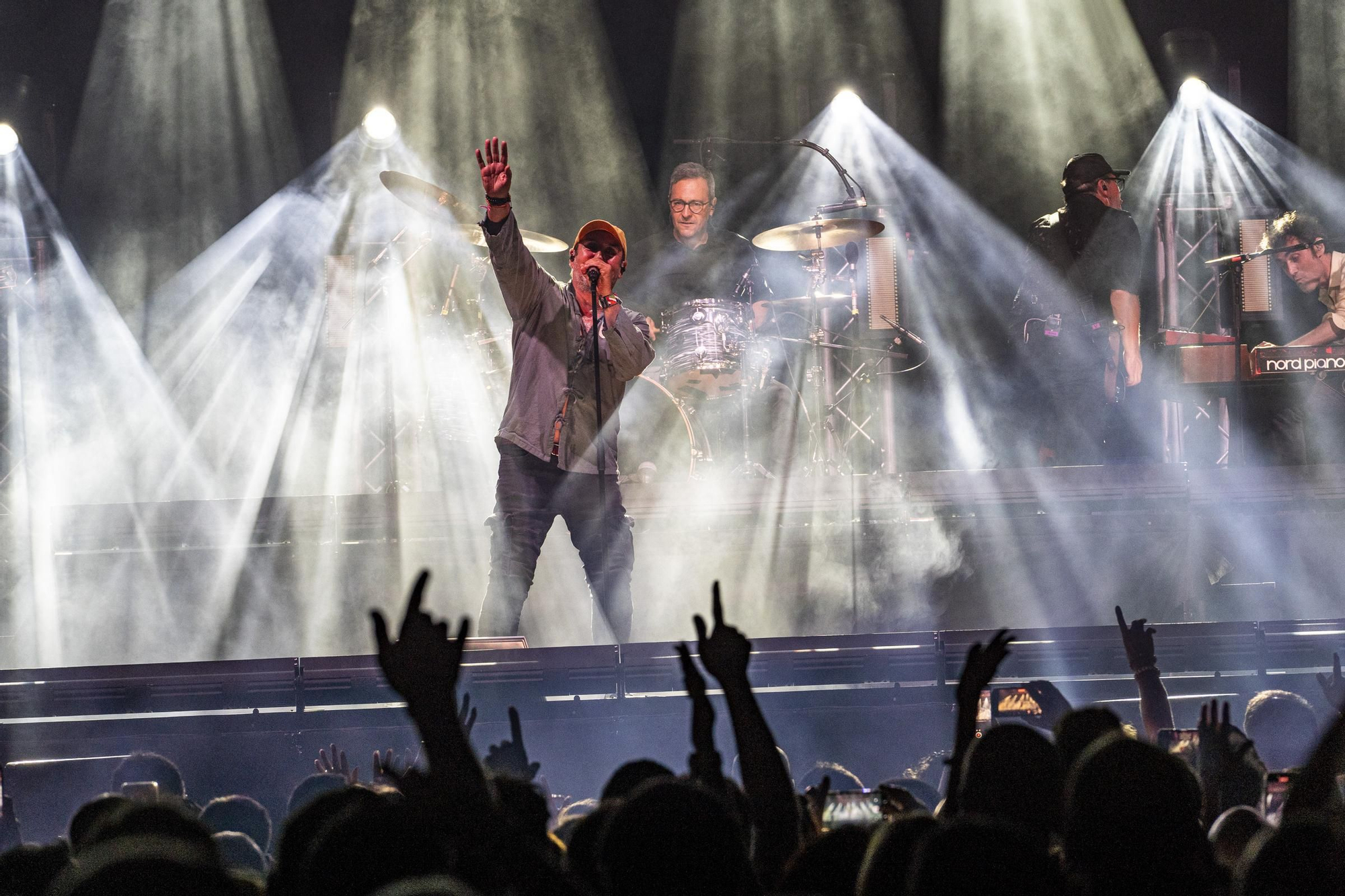 Lax&#039;n&#039;Busto omple a Manresa i demostra per què els vells rockers no moren mai
