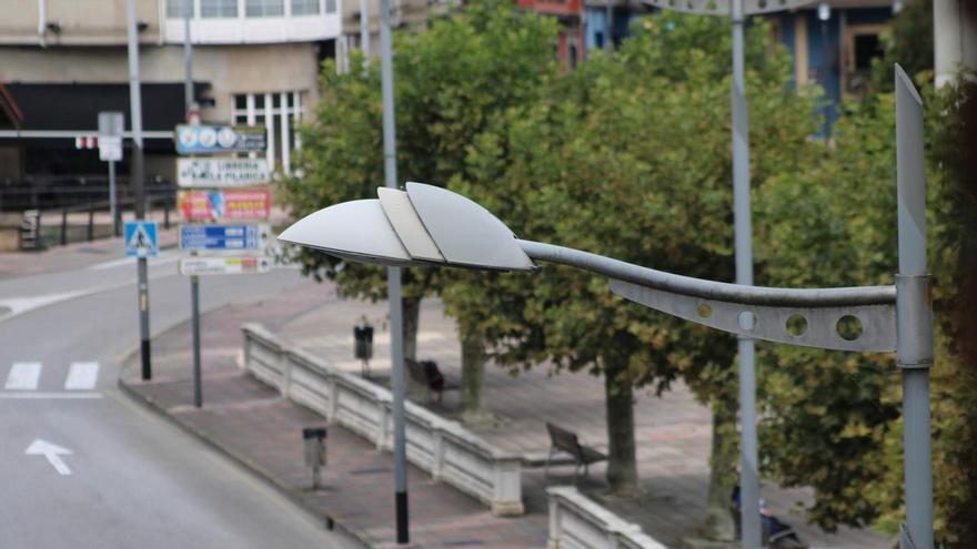 Piden ocho meses de cárcel para cada uno de los dos acusados de robar el cobre de las farolas en Mieres