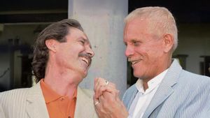 Emilio Menéndez (a la izquierda) y Carlos Baturín, el día de su boda.