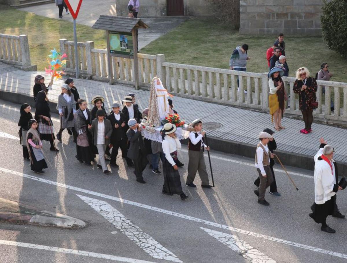 Desfiles polas parroquias de Catoira.  concello
