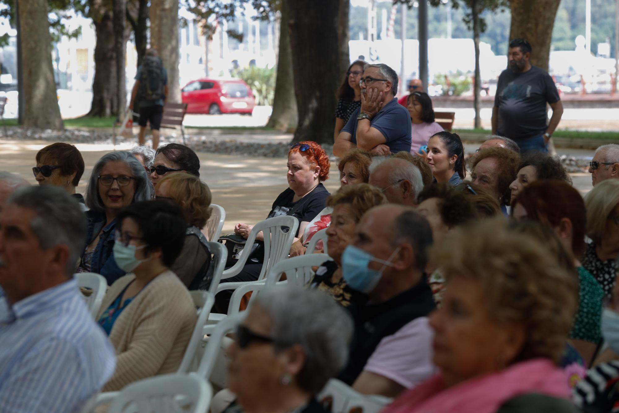 Concierto de la Banda de Música de Avilés en el parque del Muelle