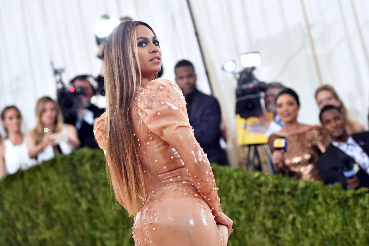 Beyoncé, en la Met Gala de 2016, la última vez que deslumbró con su presencia en los 'Oscars de la moda'.
